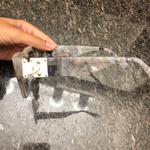 Louis Vuitton Men’s Sunglasses - Picture 3 of 4